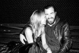 black and white photo of Jennifer Aniston and Justin Theroux